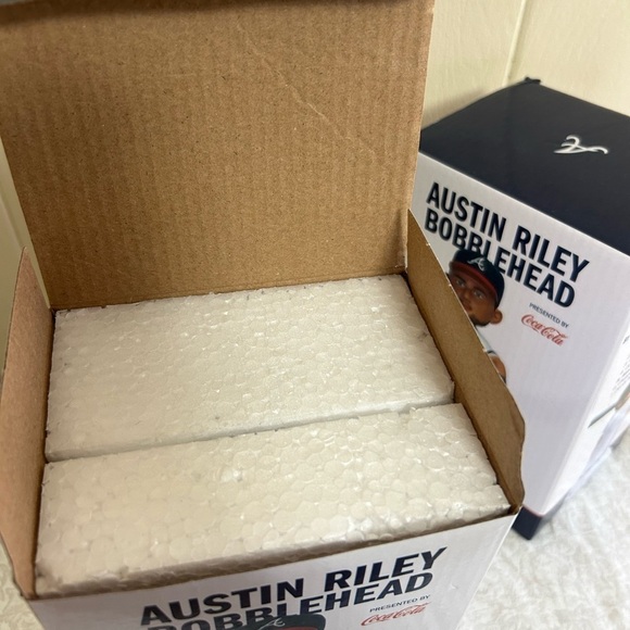 NWT 2023 Hometown Series Austin Riley Atlanta Braves Mississippi Bobblehead - Picture 8 of 8
